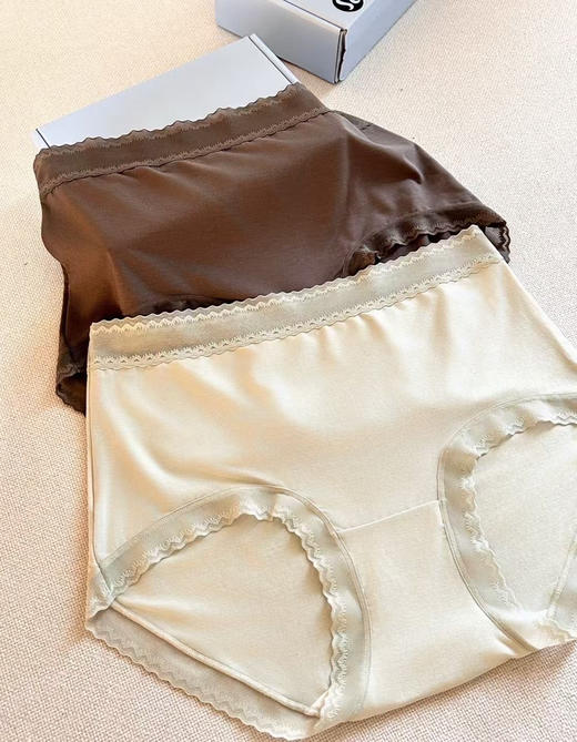 原单正品 Lululemon100支兰精莫代尔女士内裤，尺码：均码(80-145)
一盒四条 商品图3