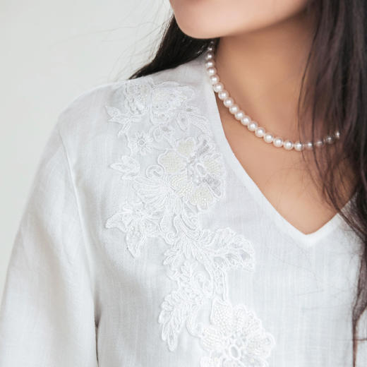 【林栖设计小店】优雅绣花衬衣手工串珠简约V领2025春夏新品长袖上衣女1952113 商品图6