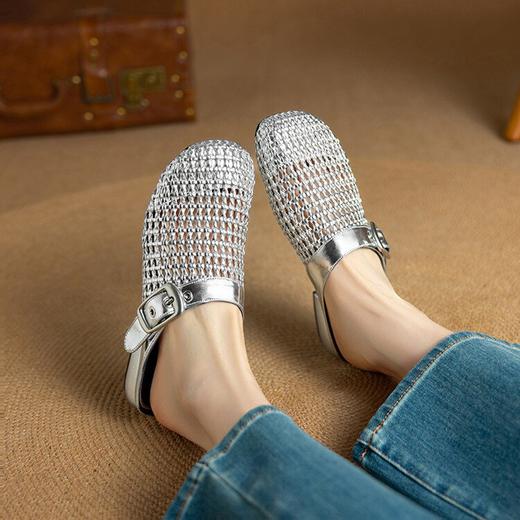 【预售5天】爆款银色包头凉拖鞋女夏外穿平底半拖鞋高级感透气洞洞鞋NJMK&K1377 商品图1