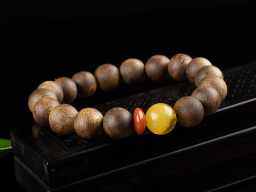 XY0124沉香蜜蜡南红小隔片手串 商品图6