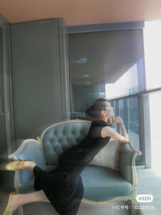 Toteme，黑色背心丝绒连衣裙。 自己备注号码 商品图2