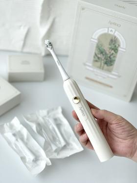 儿童/成人款都有！【APIYOO艾优电动牙刷套盒】送礼首选❤杜邦细软刷毛❗新一代磁悬浮马达，高频声波震动深入齿缝清洁！✅多种清洁模式，适配不同牙齿状况！IPX7级防水，全身可直接水洗 礼物