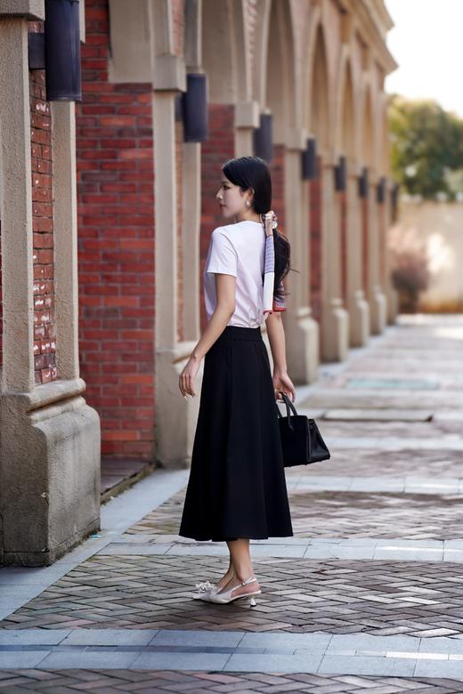 现货 臣禾	【匹马棉T恤】正肩圆领短袖上衣	JZ251050115 商品图3