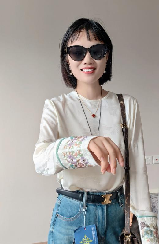 醋酸提花春意盎然花朵袖国风衫 商品图4