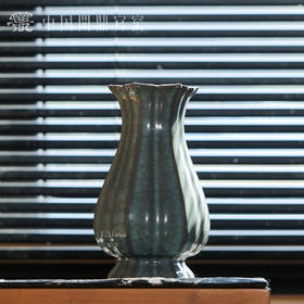 问鼎官窑铁胎金标如意瓶