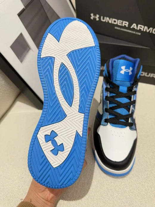 【运动板鞋】正品Under Armour安德玛儿童中帮防撞耐磨运动板鞋 2441308【安德玛专场】 商品图10