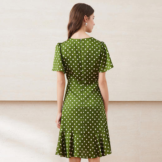 EITIE爱特爱复古绿色波点V领收腰X型显瘦清新连衣裙2025夏季新款B2507616 商品图4