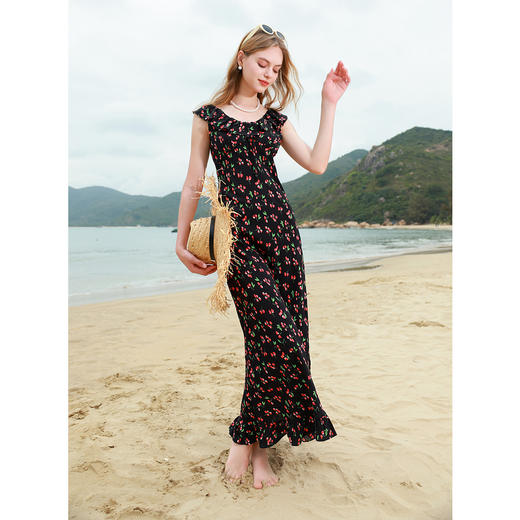 三彩2025夏季新款樱桃连衣裙荷叶边无袖斜裁A字裙浪漫长裙M 商品图1