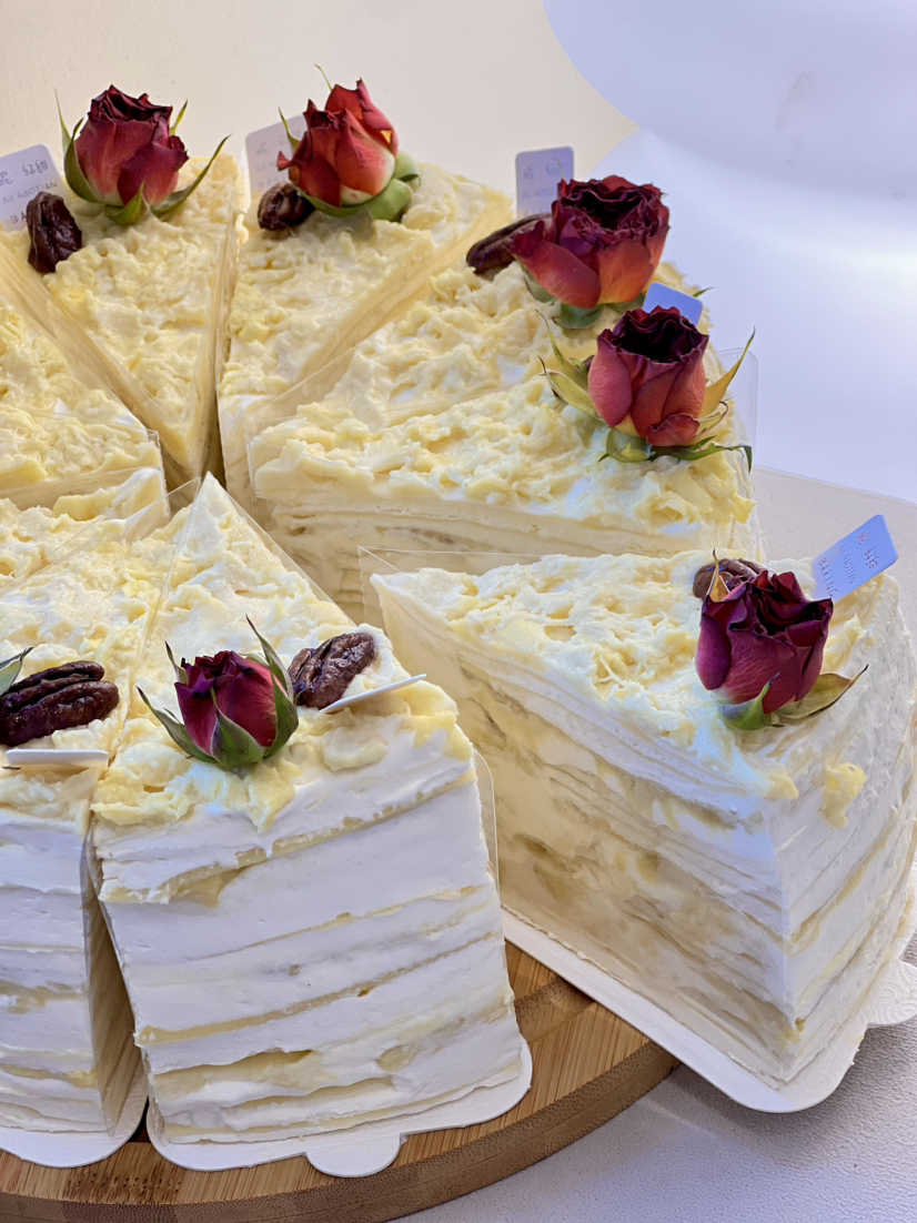 榴莲千层切块（妮好甜经典榴莲千层切块产品升级，榴莲加量不加价，月销过千枚的千层会不会让喜欢妮好甜榴莲千层的粉粉们更加宠爱心动呢）