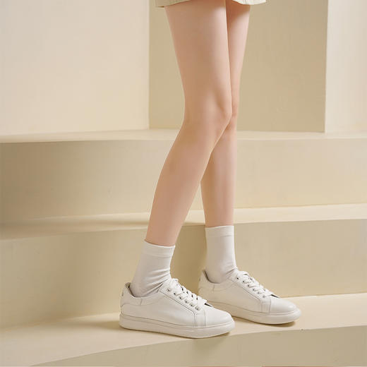 Safiya/索菲娅2025春夏轻便真皮圆头百搭休闲学院平底小白鞋 SFD1112166 商品图7