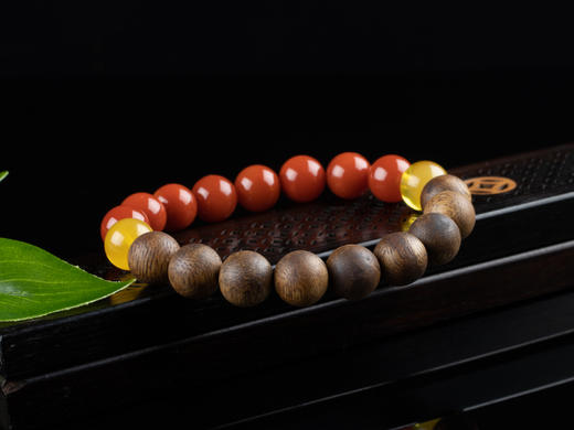 XY0126沉香南红蜜蜡手串 商品图5
