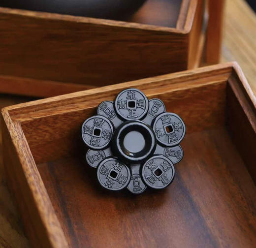 和田玉青玉五帝钱指尖陀螺转运手玩 商品图2