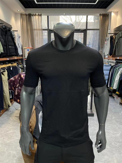 原单正品昂跑最新款夏季冰丝速干竹节网眼三色短袖T恤
高弹力 轻盈柔软更亲肤
颜色：灰色 黑色 橄榄绿
尺码：M L XL XXL 商品图2