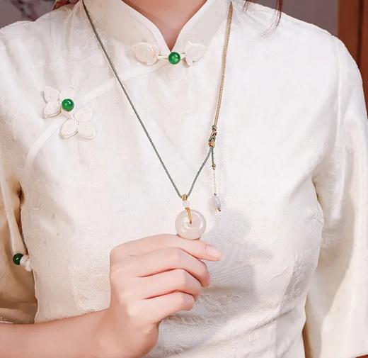 汀青野牛沟藕粉和田玉，罕见美人玉，藕粉轻衫映月华，佳人款步韵如纱 商品图12