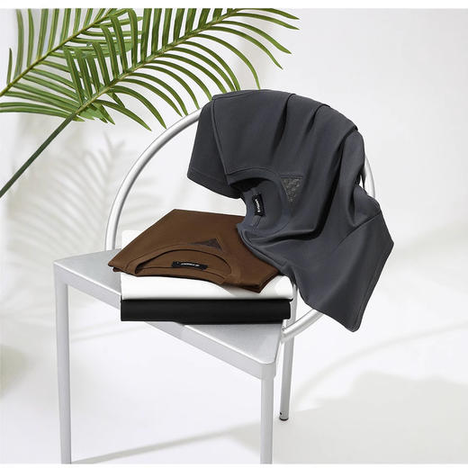 意大莉高奢！2025立体编织夏季冰爽液氨棉纯色基础百搭男圆领短袖T恤！ 商品图2