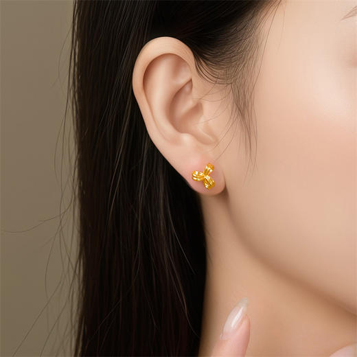 【积分抵值】高光系列黄金三花耳饰 足金耳钉简约黄金耳环女士礼物MEMORA诗普琳LE446401 商品图2