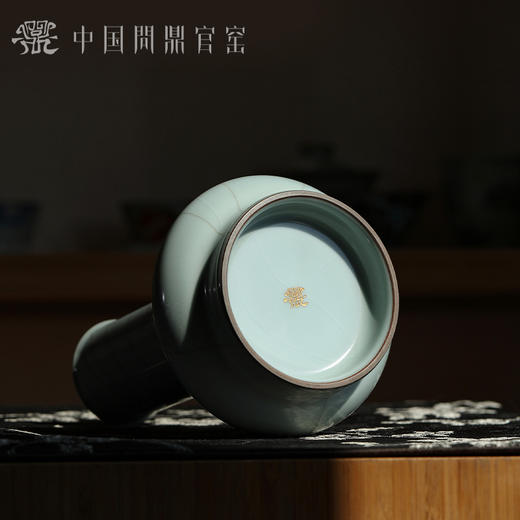 问鼎官窑宋青长颈瓶 商品图2