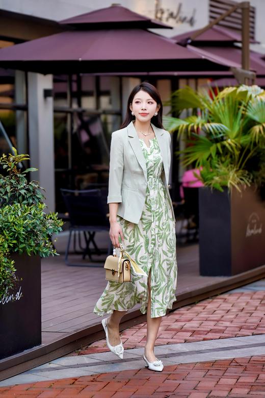  臣禾	【绿野仙踪裙】法式V领显瘦印花连衣裙	JZ251020275 商品图3