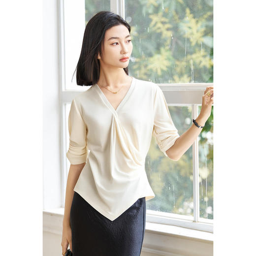 米思阳2025夏季新款设计感不规则捏褶T恤独特细闪气质显瘦小衫女5897 商品图1