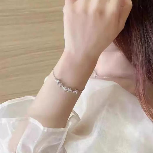 【礼盒礼袋】APM Monaco 蝴蝶项链/蝴蝶手链女士可调节925银简约气质送闺蜜生日礼物 商品图4