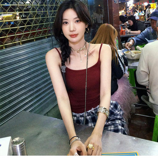 【纯欲风小吊带！穿出性感】Triuuchu｜0触感高弹一体式胸垫 U领桑蚕丝背心女  罩杯一体! 免穿文胸  #5023款 商品图6