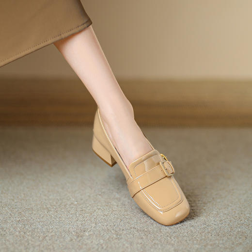 品质好货|Safiya/索菲娅2025法式优雅方头方扣漆皮低跟乐福鞋单鞋 SF32111875 商品图3