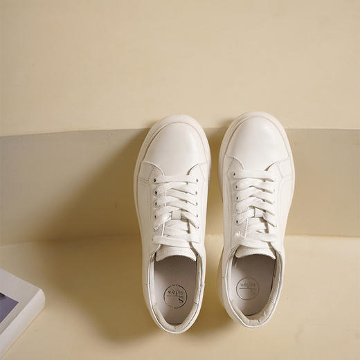 Safiya/索菲娅2025春夏轻便真皮圆头百搭休闲学院平底小白鞋 SFD1112166 商品图4