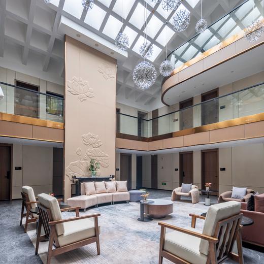 江西庐山莲花台花园度假酒店￥1299起/单人6晚旅居，2人起订，住庐山山上，三面环山、一面临湖、山石林湖相融！ 商品图2