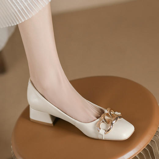 品质好货|Safiya/索菲娅2025春夏优雅通勤圆头锁链金属低跟浅口单鞋SF32115706 商品图7