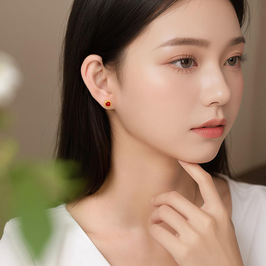 东方国色 黄金耳饰小红心耳钉 足金方块耳饰女士礼物【按克计价黄金3】MEMORA诗普琳GE228802、GE230302、GE230402 商品图5