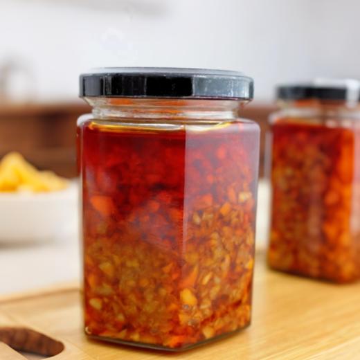 【蒜蓉油】蒜粒含量超70%，蒜香浓郁，蒜粒酥软爆香，蒜油香而不辣，双重口感让人欲罢不能！ 商品图5