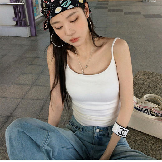 【纯欲风小吊带！穿出性感】Triuuchu｜0触感高弹一体式胸垫 U领桑蚕丝背心女  罩杯一体! 免穿文胸  #5023款 商品图3