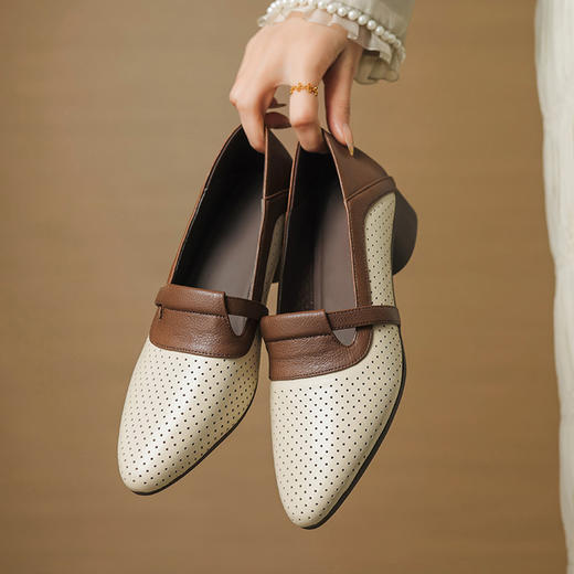 【预售5天】法式拼色软皮低跟单鞋女新款春季圆头中口洞洞鞋一脚蹬小皮鞋YCJX&H-7395 商品图0