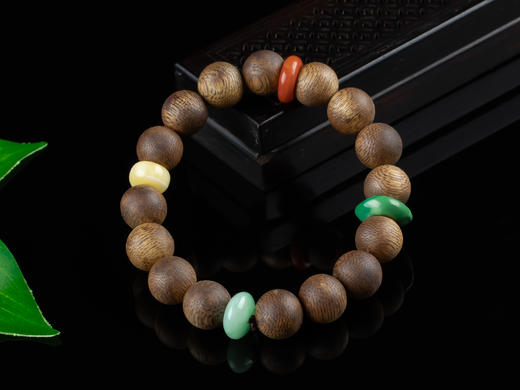 XY0122沉香翡翠多宝四季平安手串 商品图1