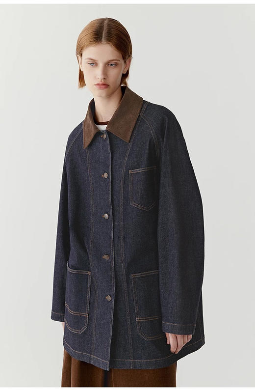 棉弹牛仔翻领外套 猎装灯芯绒拼接环保牛仔外套 意大利环保牛仔 撞色翻领 复古有腔调 复古铜扣点缀门襟 宽松廓形 包容多元身材 商品图2