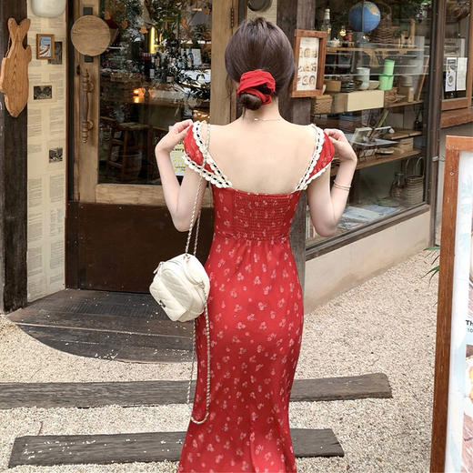 西遇红色碎花连衣裙女夏季新款法式花边收腰度假风吊带裙SS150331 商品图4