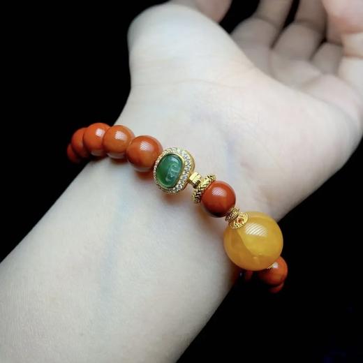 鸿运当头～新中式天然满肉南红手串女 精致蜜蜡翡翠如意镶嵌S925银紫龙晶多宝手链 商品图4