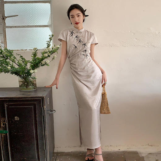 西遇新中式旗袍女夏季新款竹子灰色盘扣修身收腰短袖连衣裙SS150341 商品图1