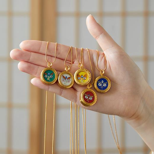 藏博物院·佛眼手绘嘎乌唐卡吊坠 | 青海藏文化博物院授权，热贡唐卡工艺美术大师纯手绘，诵经走仪【手工现画，小眼款下单后10天发货，限量款30天发货】 商品图4