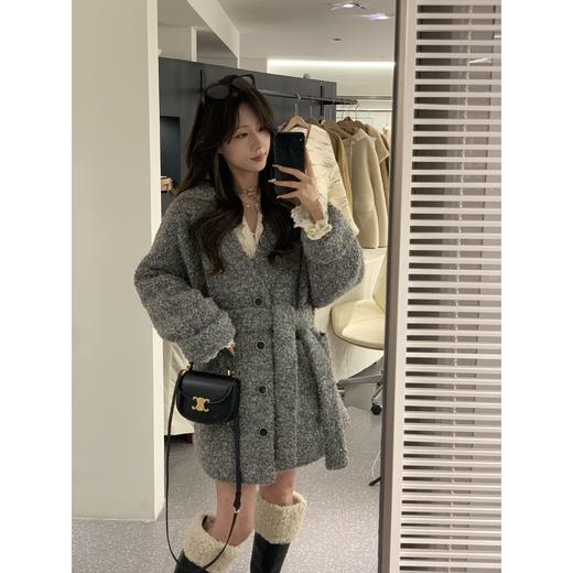 现货【苏黎世】设计师高定秋冬加厚宽松保暖时髦洋气香风毛毛外套 商品图1