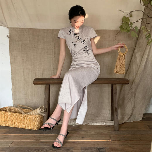 西遇新中式旗袍女夏季新款竹子灰色盘扣修身收腰短袖连衣裙SS150341 商品图0