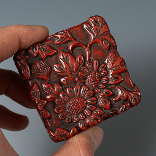 清 剔红花卉纹方形香盒 商品图3