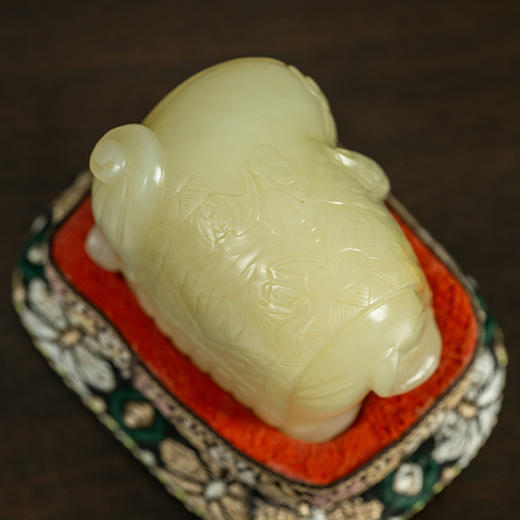 清 白玉雕大象摆件 商品图2