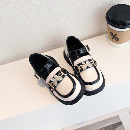 【精致蝴蝶结设计，靓丽搭扣，公主范十足~】女童皮鞋2025春秋新款 皮面蝴蝶结搭扣女童表演小皮鞋 休闲公主鞋-QQ 商品图2