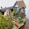 Lilliput Lane2001年限量为庆祝女王金禧制作的桑德林汉姆皇家火车站台 商品缩略图5
