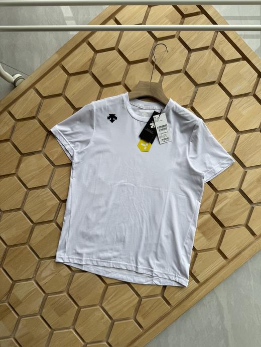 点此购买 迪桑特夏季男女款TOUGH运动透气短袖针织T恤 LL 312582 商品图2