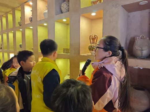 2026寒假【风起洛阳·梦回汴梁】4天3晚冬令营：龙门石窟佛像雕刻探秘；拜访登封少林寺‘；打卡三彩艺术博物馆学习制作工艺，畅游清明上河园；感知宋代文化魅力；探访洛阳博物馆 商品图1
