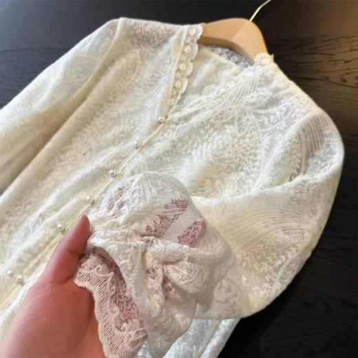 法式重工刺绣上衣V领蕾丝花边小衫长袖开衫喇叭袖白色衬衣女春夏 商品图8