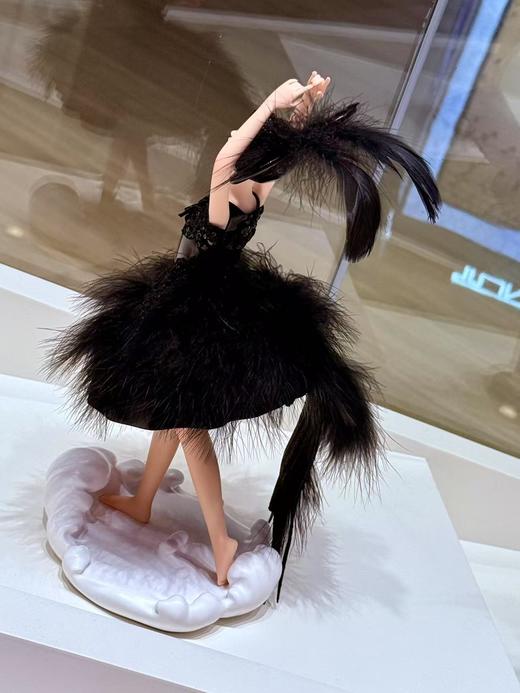 郭玲《黑天鹅》然女孩 商品图6