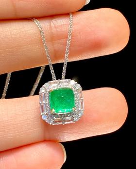 1.5ct糖塔祖母绿吊坠